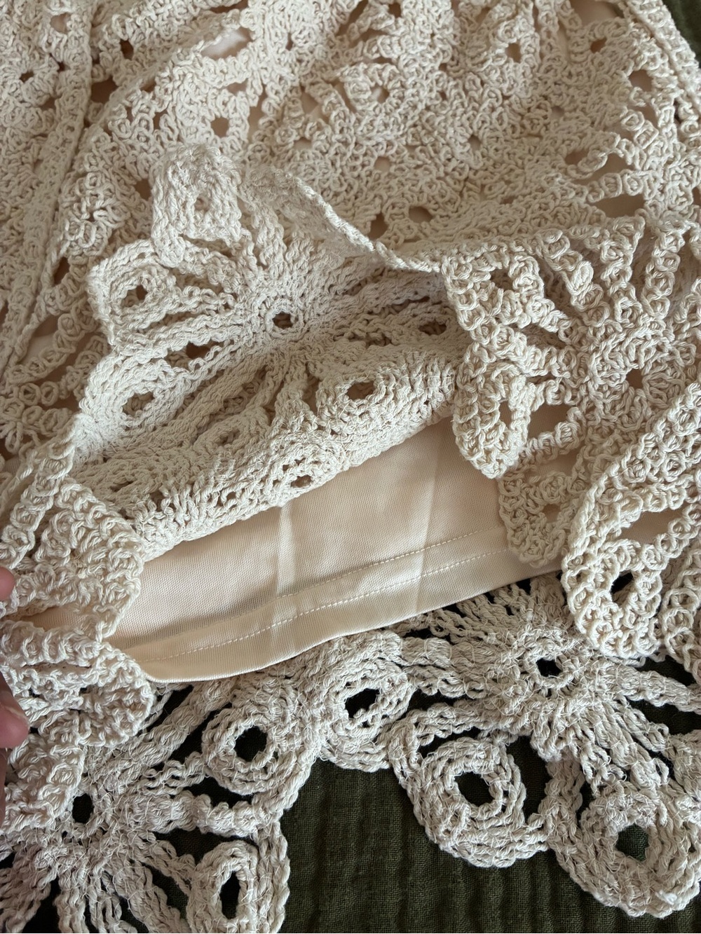 Anniewear NWT Ivory Crochet Lace Floral Shorts Lined High Rise Boho Resort L - Picture 8 of 9